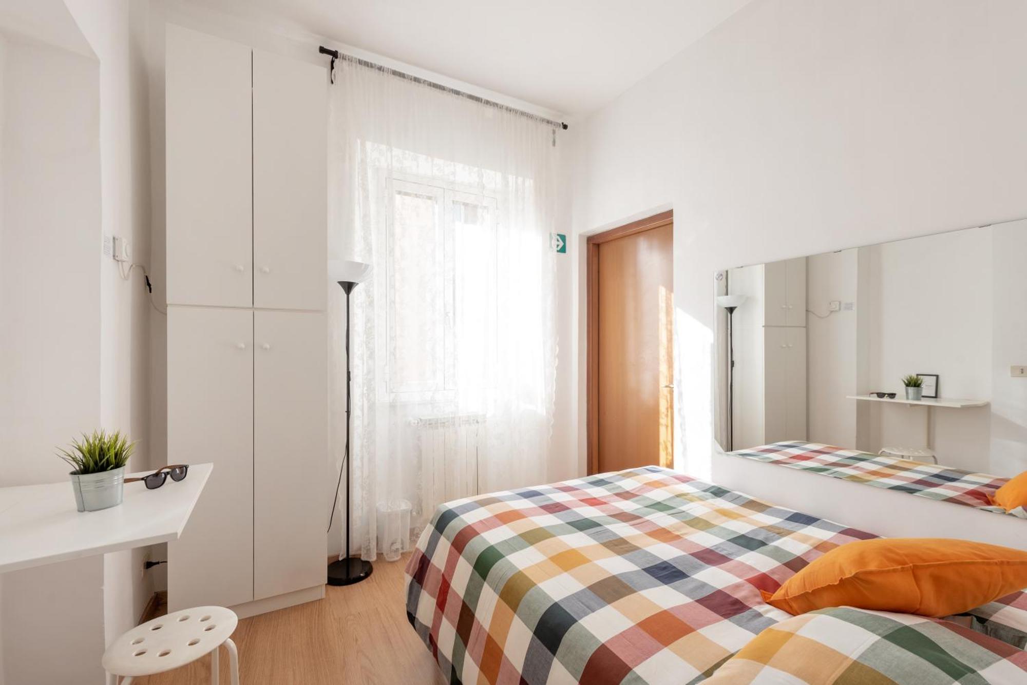 Central Little Basic Apartment Roma Dış mekan fotoğraf