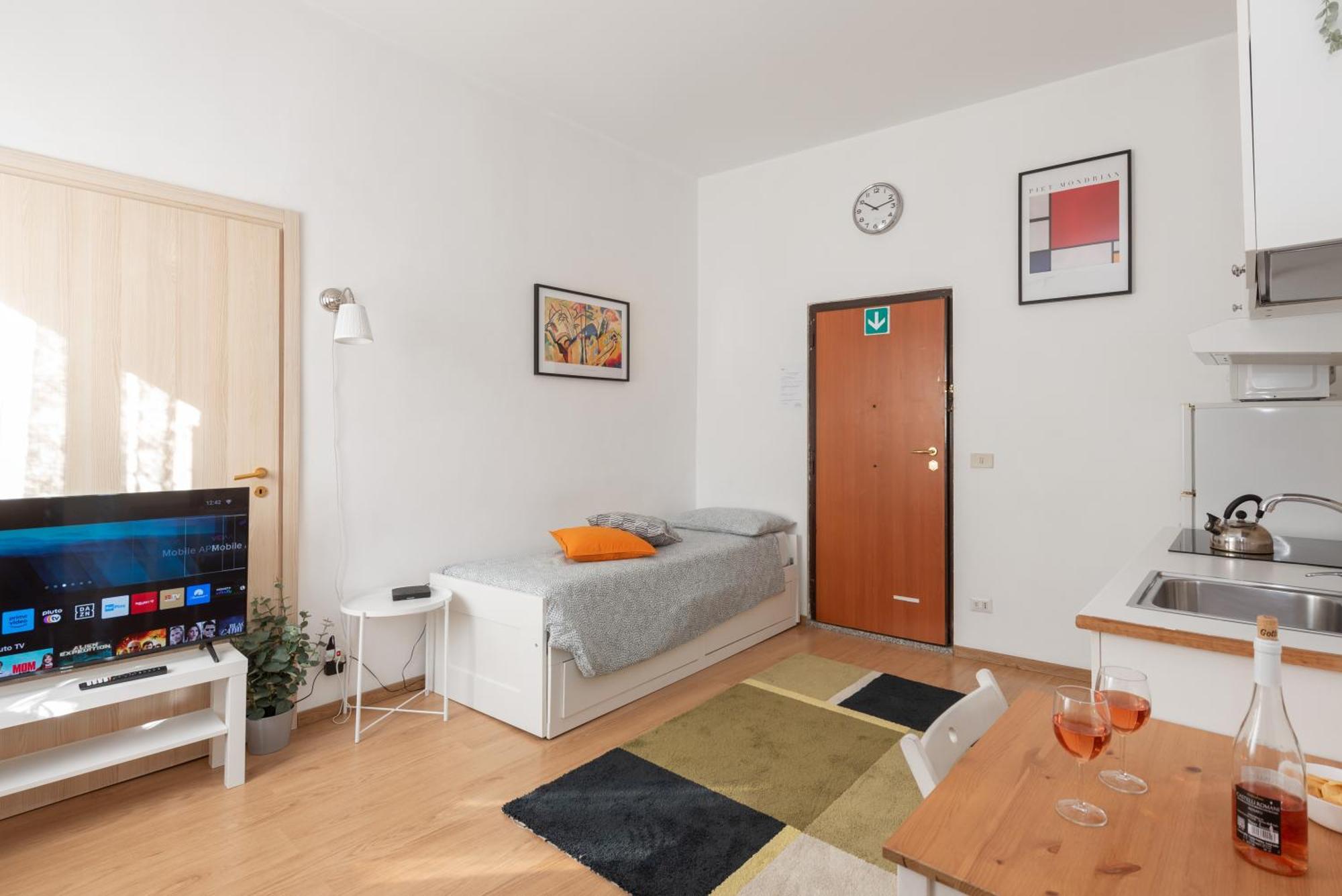 Central Little Basic Apartment Roma Dış mekan fotoğraf