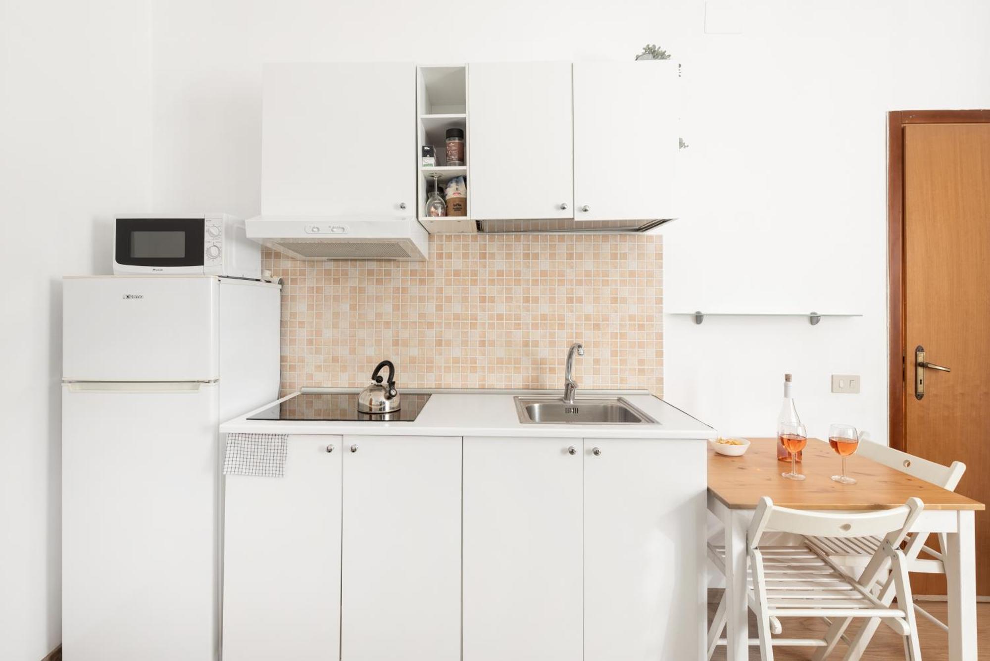 Central Little Basic Apartment Roma Dış mekan fotoğraf